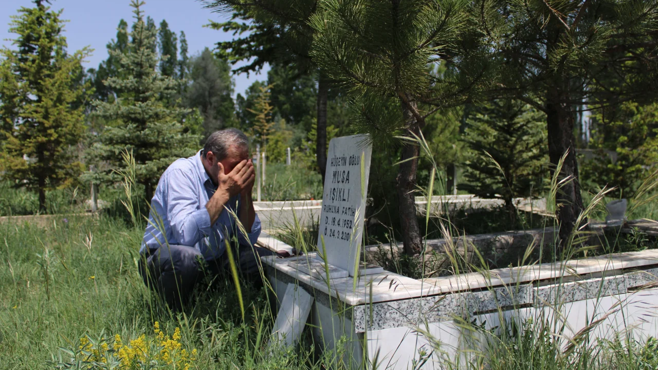 Saaremaa Mezarlığında Vandalizm Olayı