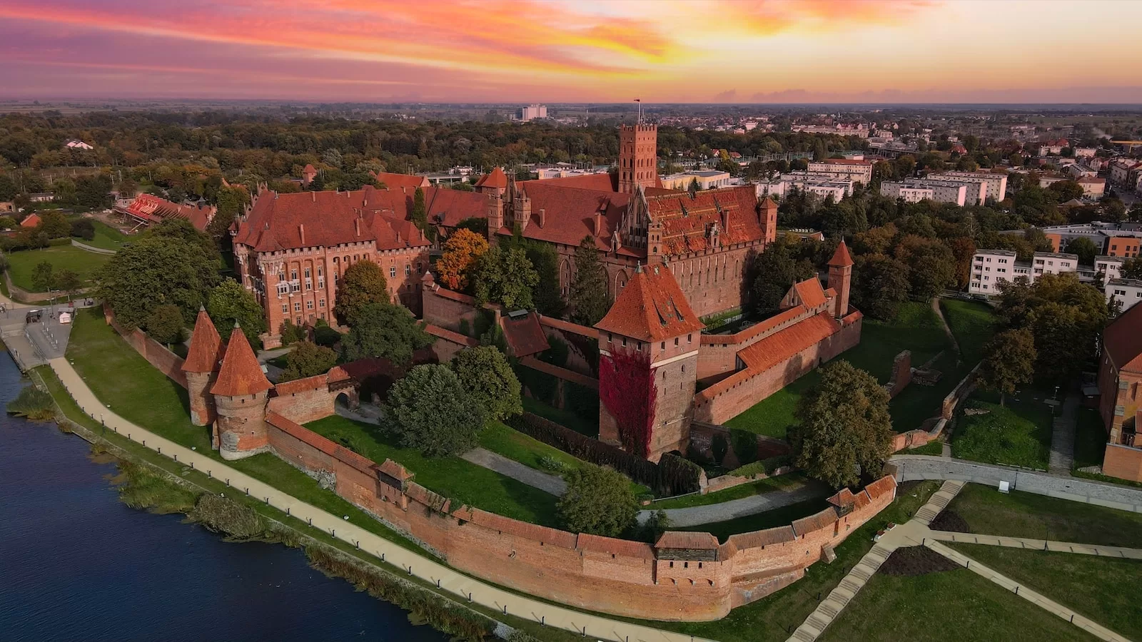 Baltıklardaki Teuton Şövalyeleri ve Malbork Kalesi