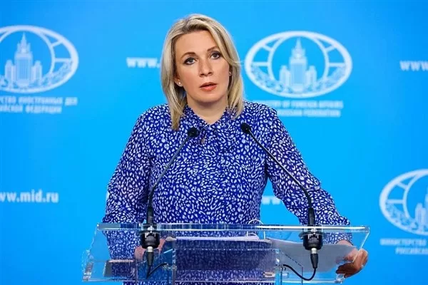 Zakharova: "Rusya, Letonya'dan sınır dışı edilen insanların yanında olacak"